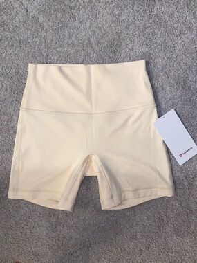 Lululemon Butter Cream Align Short No Line